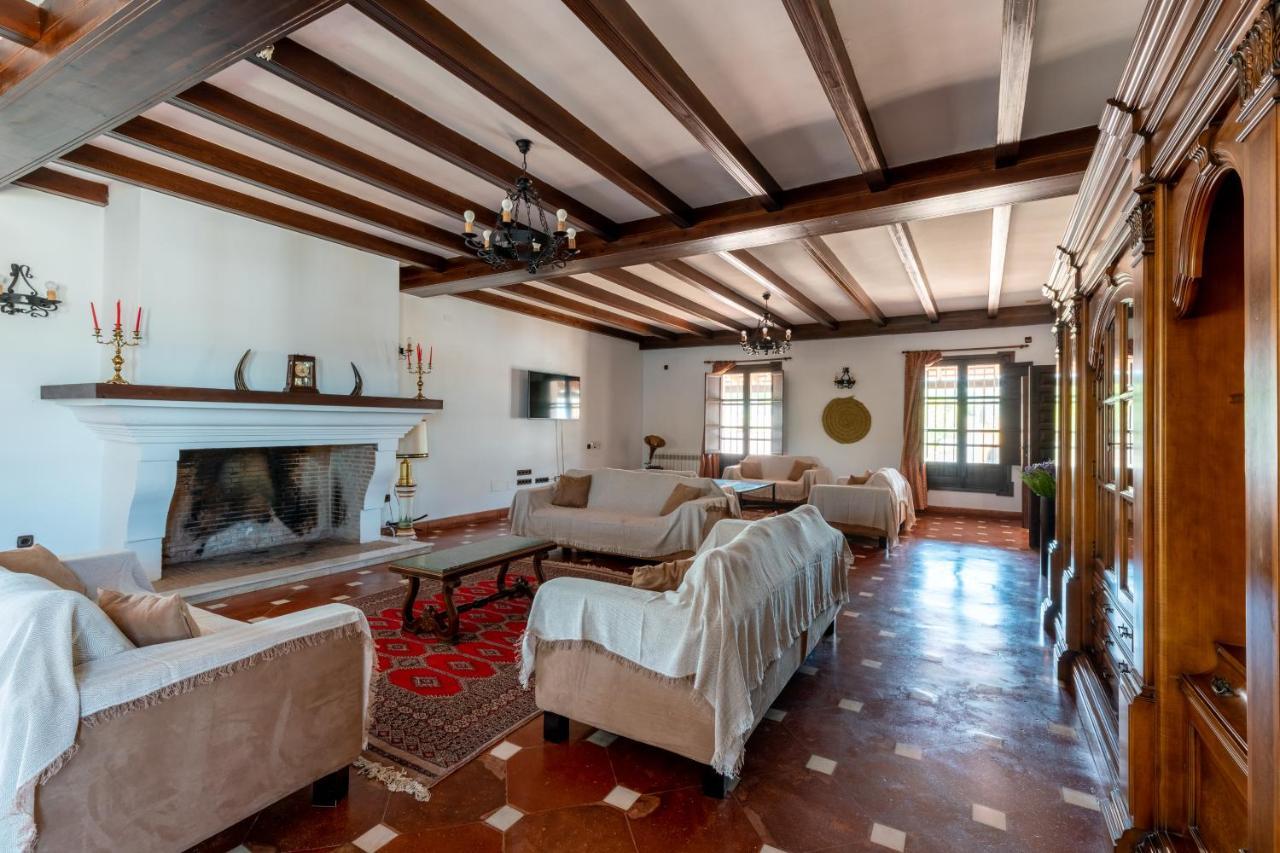 La Rejaquera Villa Villanueva del Rio y Minas Luaran gambar